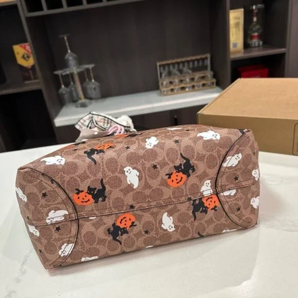 City Tote - Coach Halloween Signature Canvas - Picture 8 of 9
